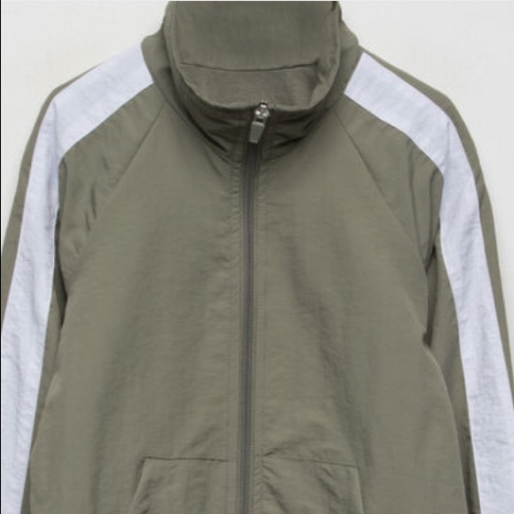 NEW Girls Windbreaker Cropped Jacket (super cute)